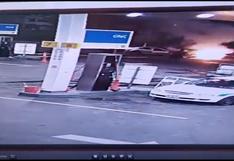 Joven le salvó la vida a un conductor, apagó un incendio y evitó una explosión entre gasolineras [VIDEO]