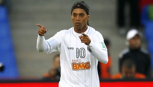 Ronaldinho es el primer futbolista en ser reconocido como el mejor en América y Europa. (Reuters)