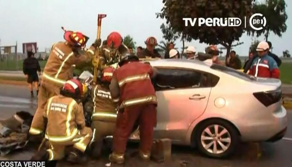 Esta madrugada sucedió un choque en la Costa Verde en el distrito de Magdalena del Mar. (TV Perú)
