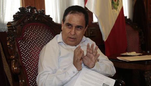 Fredy Otárola dice que prefiere ir a la sesión del 28 como ministro. (Perú21)