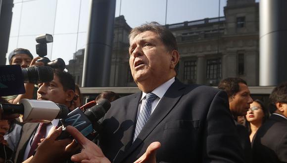 El Poder Judicial aprobó el pedido fiscal de 18 meses de impedimento de salida del país contra el ex presidente Alan García. (Foto: USI)