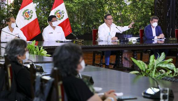 El presidente Martín VIzcarra y su gabinete ministerial en un pronunciamiento. (Palacio de Gobierno)