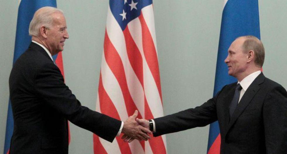 Vladimir Putin y Joe Biden durante su reunión en Moscú el 10 de marzo de 2011. (Foto: Reuters)