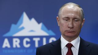 Vladimir Putin se aísla tras casos de coronavirus en su entorno
