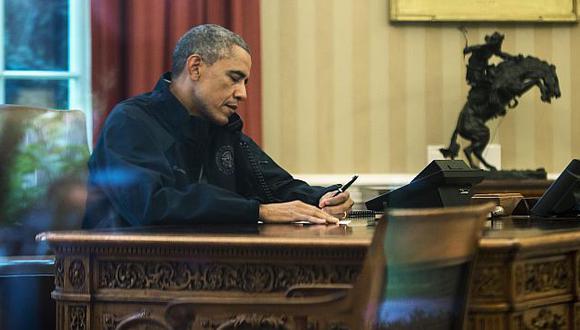 Ébola: Barack Obama llamó a secretaria de Salud estadounidense para que investigue fallo de protocolo. (Reuters)