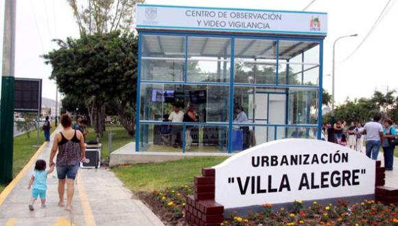 Módulo de videovigilancia en parque de la urbanización Villa Alegre. (Difusión)