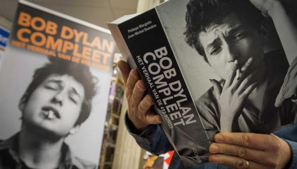El premio Nobel de Literatura 2016, Bob Dylan, aún no es informado oficialmente de que ganó el Nobel (Efe).