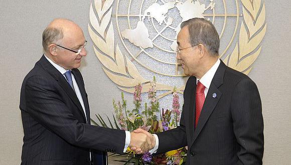 Timerman durante su encuentro con Ban Ki-moon en la sede de la ONU. (AP)