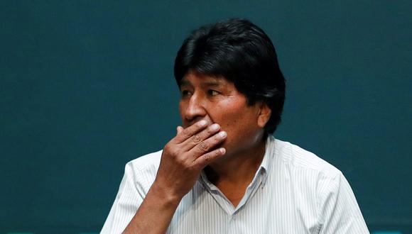 El presidente derrocado de Bolivia, Evo Morales, hace un gesto durante una ceremonia en el ayuntamiento de Ciudad de México. (Foto: Reuters)