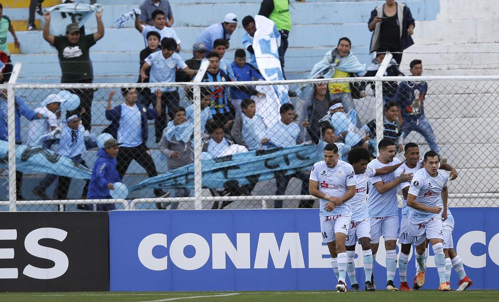 Real Garcilaso sumó su primer triunfo en la Copa Libertadores 2018, nada menos que frente al Santos brasileño. (AP)