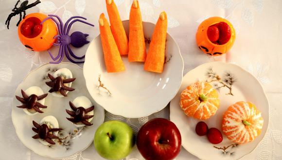 Se puede disfrutar de un Halloween en casa con snacks saludables que incluyan una importante variedad de frutas en presentaciones terroríficas e innovadoras. (Municipalidad de Lima)