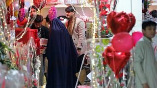 Afganistán: Talibanes prohíben San Valentín por ser el ‘eslogan de los infieles’ 