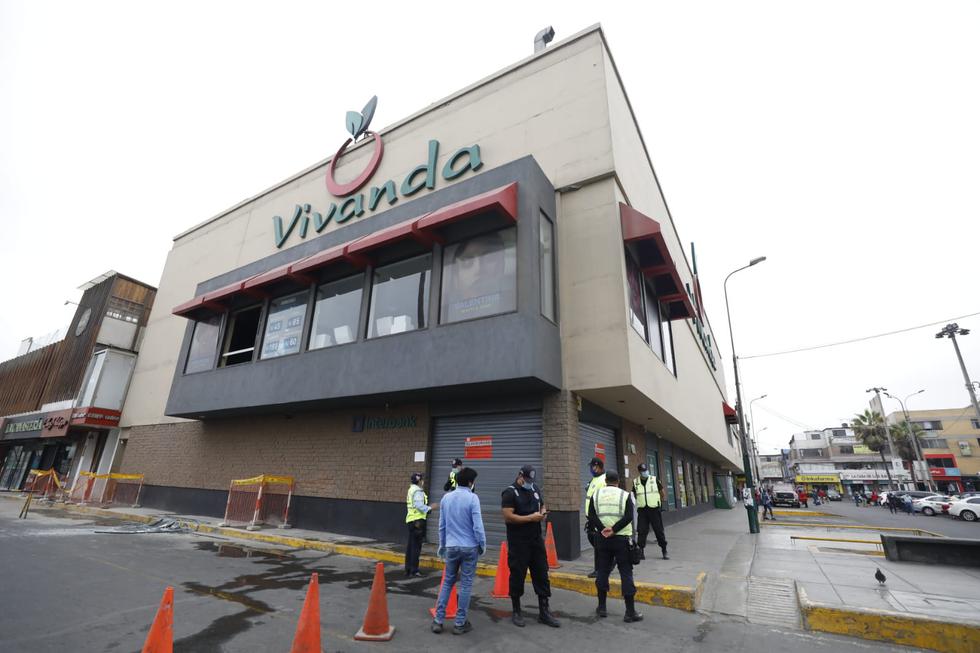 Supermercado Vivanda en Surco fue clausurado tras deflagración. (Fotos: Diana Marcelo/GEC)