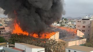 Barranco: un incendio se registra en un colegio de la Av. Centenario