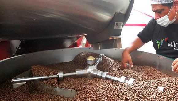 La cadena de producción, comercialización y exportación de café generó 365,189 empleos en el 2017, según Adex. (Foto: El Comercio)