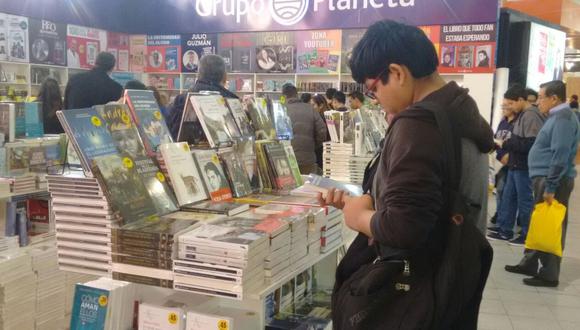 En 2017, la Feria del Libro de Lima alcanzó una cifra récord de 547,300 visitantes (USI).