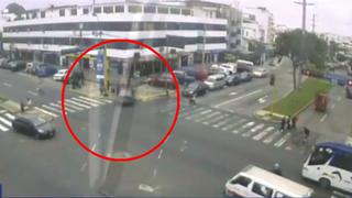 Conductora atropella a cinco menores entre las avenidas Benavides y La Merced en Miraflores [VIDEO]