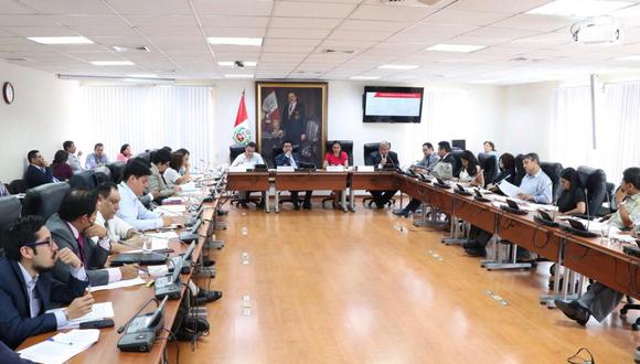 La Mesa de Trabajo contó con la participación de asesores del Ejecutivo y Parlamento. (Perú21)
