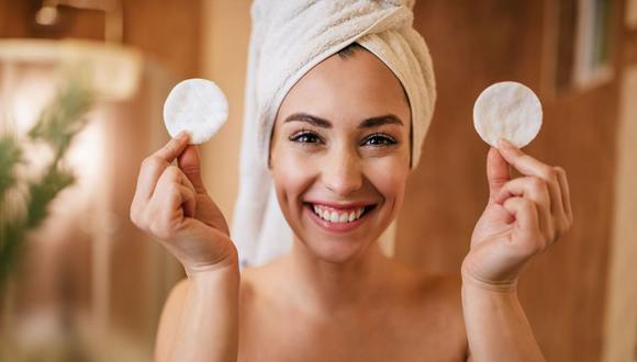 Cinco consecuencias que afectan a tu piel al dormir maquillada