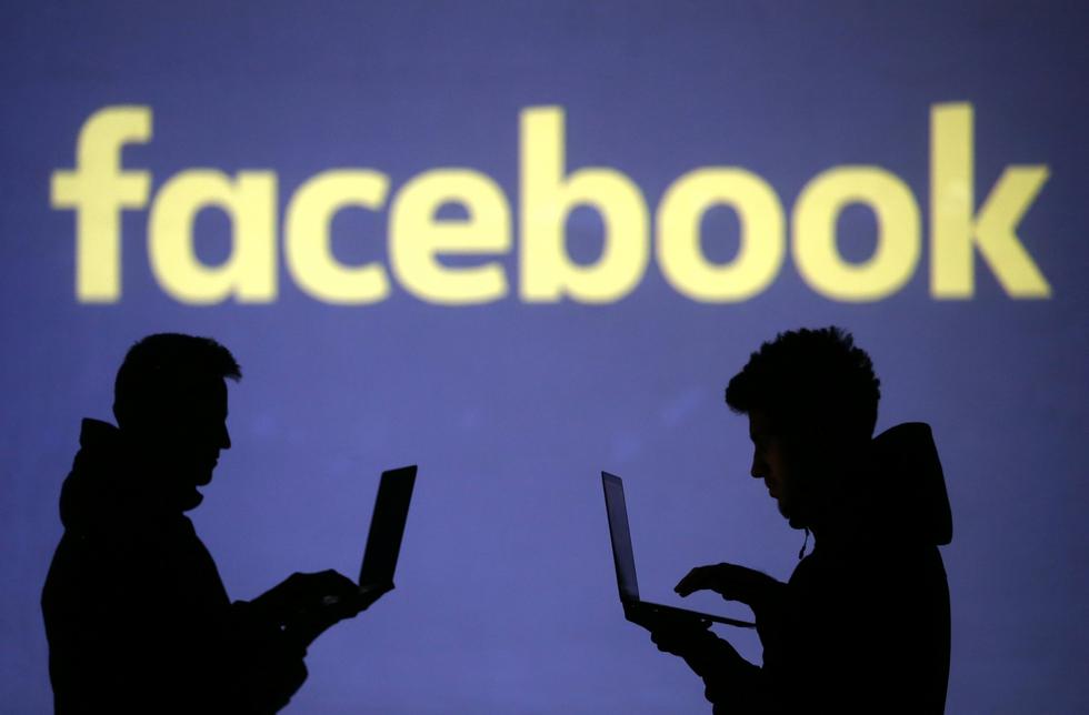 La red social más famosa del mundo es cuestionada tras la filtración de más de 50 millones de perfiles de usuarios de Facebook (Reuters).