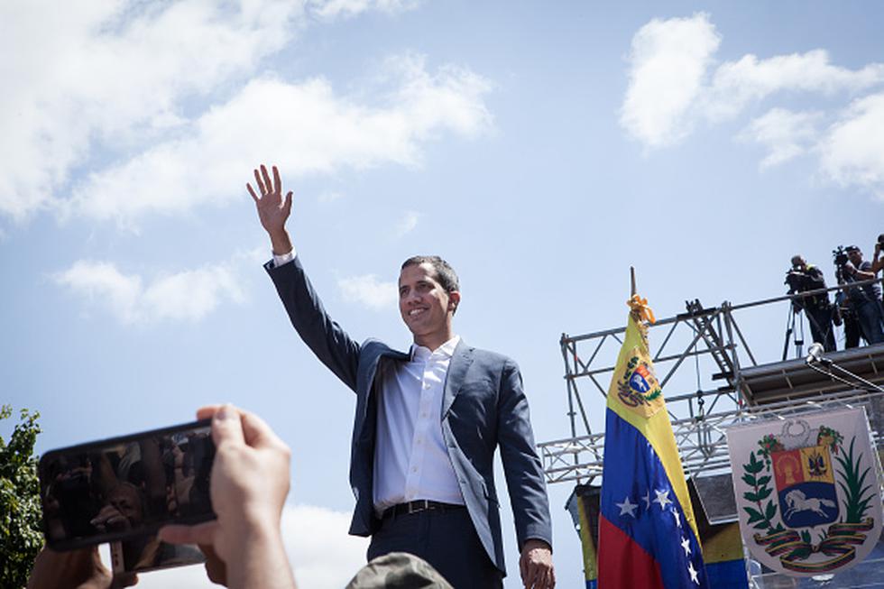 El contralor general dijo, que ordenó una auditoria del patrimonio de Guaidó tras detectar que supuestamente “ocultó o falseó datos” en su declaración jurada. (Getty)