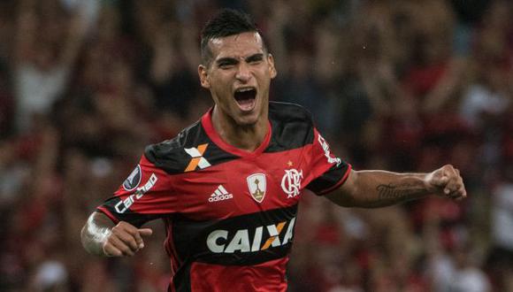 Miguel Trauco participó en dos partidos de Flamengo en la presente edición de la Copa Libertadores. (Foto: AFP)