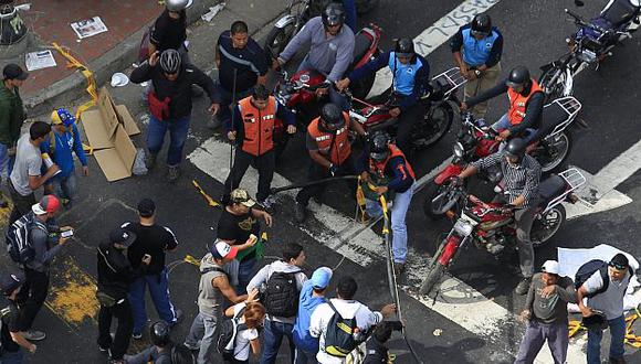 Protestas en Venezuela ya van dejando unos 15 muertos. (AP)