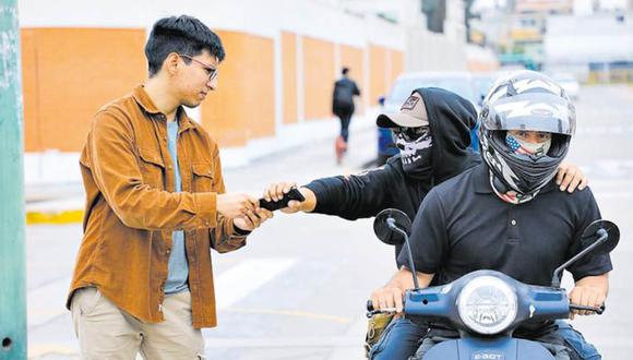 DELITO RECURRENTE. Más de 4 mil celulares son robados al día en todo el territorio peruano.