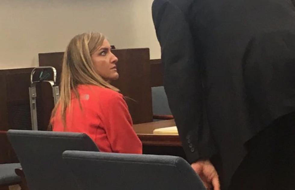 Ohio: Maestra que tuvo sexo con su alumno es sentenciada a un año de prisión. (Youtube)