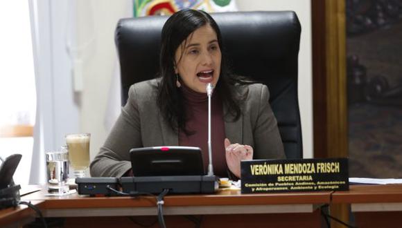 Verónika Mendoza confirmó que tiene pasaporte francés. (Perú21)