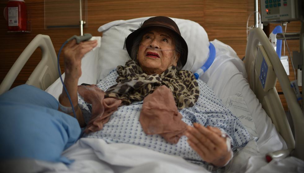 Terremoto en México: Adela Peralta, la actriz de 87 años que sobrevivió 32 horas bajo los escombros. (AFP)