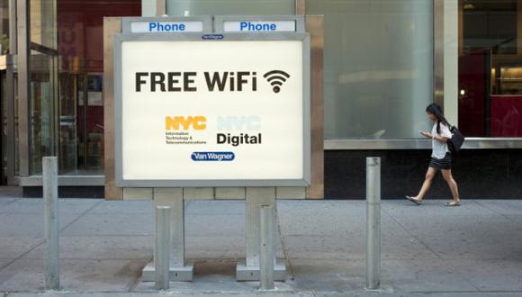 Nueva York quiere convertir los teléfonos públicos en puntos wi-fi gratis. (Difusión)