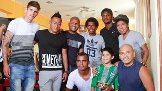 Alianza Lima: Jugadores visitaron a niño afectado con tumor a la cabeza