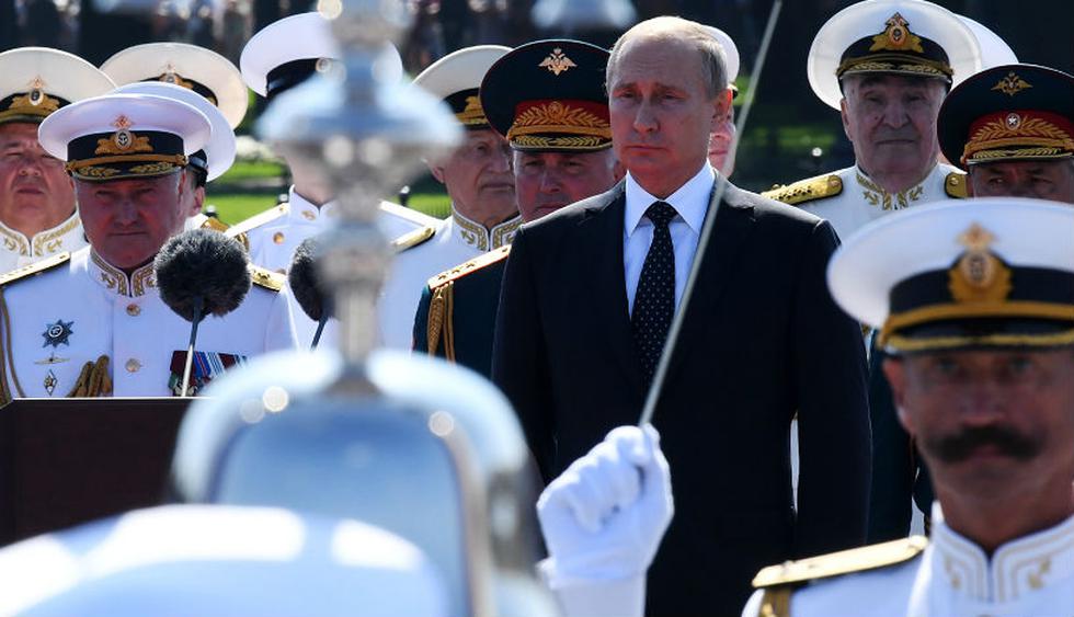 Vladimir Putin mostró el poderío de de la armada rusa en desfile por Día de la Mariana de Guerra | Foto: AFP