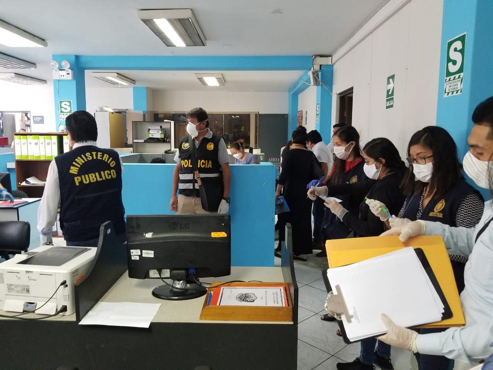Diviac y el Ministerio Público intervienen las oficinas de la Municipalidad de Carmen de la Legua Reynoso.