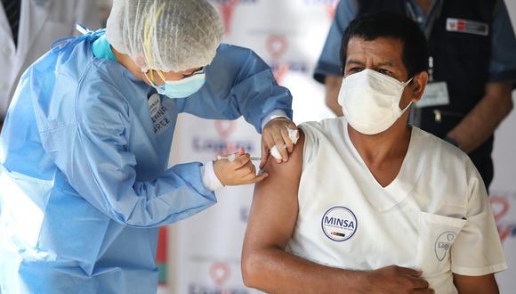 La vacunación de adultos mayores avanza en Lima desde la semana pasada.  (Foto: Britanie Arroyo / GEC Archivo)