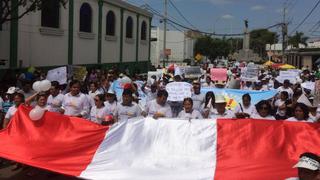 Piuranos marchan para apoyar a policías procesados por presuntas ejecuciones extrajudiciales