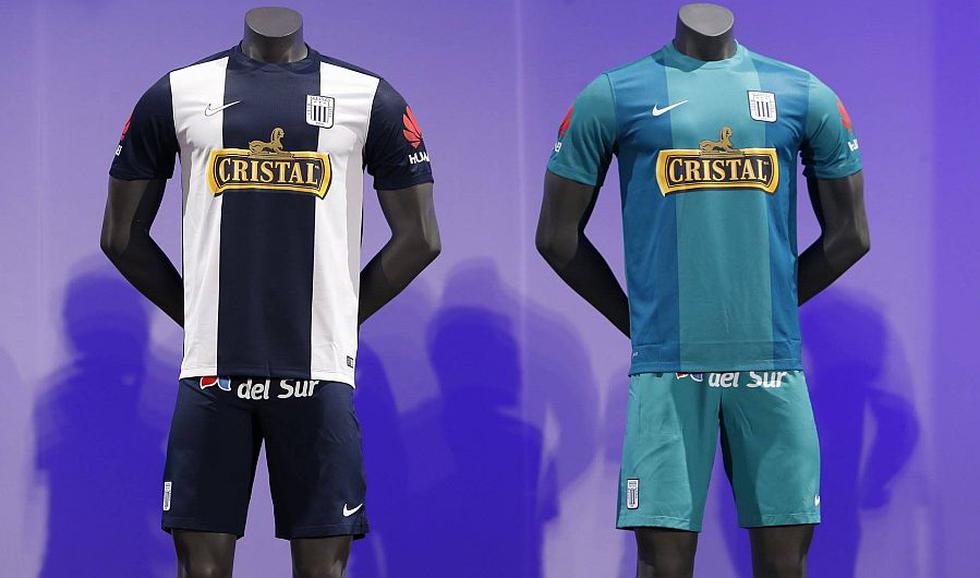 Alianza Lima presentó a lo grande su nueva camiseta para esta temporada. (Luis Gonzales)