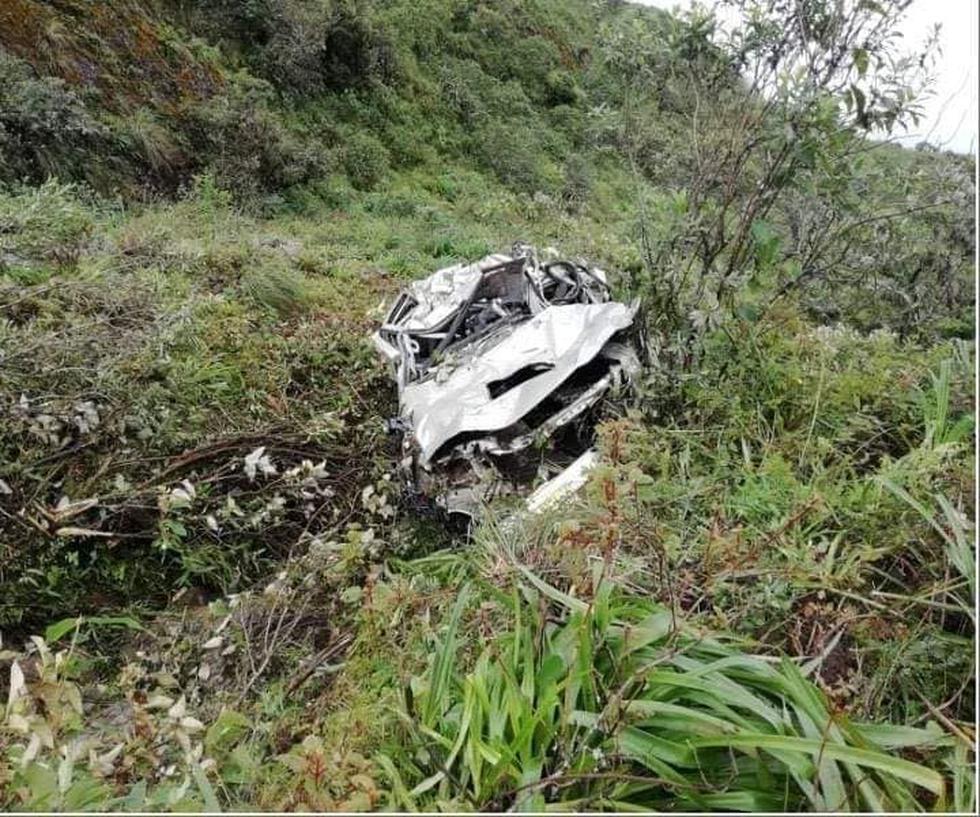 El auto en el que viajaban las víctimas cayó a un abismo de 50 metros en la vía Canchaque-Huancabamba. (Foto: Municipio de Sondorillo)
