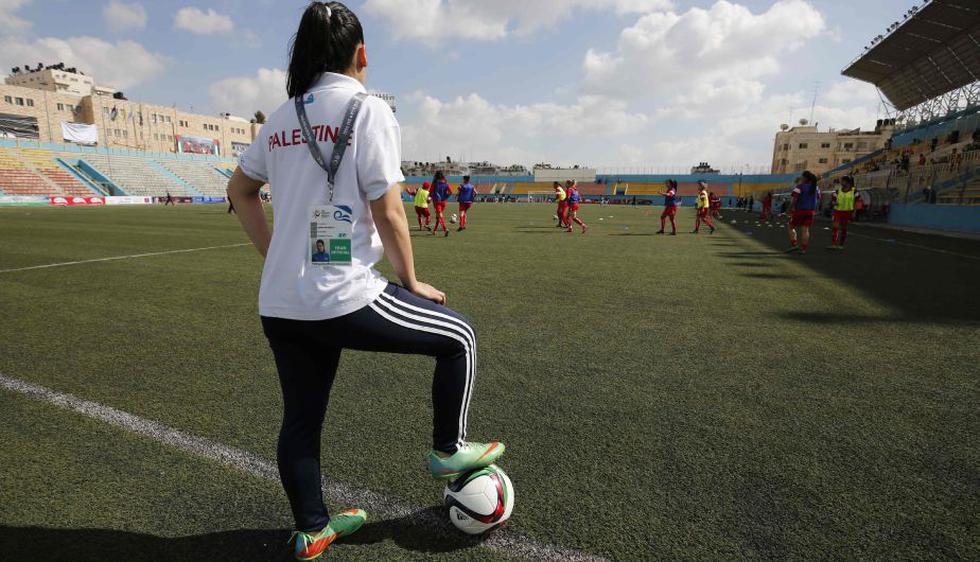 El enorme desafío del fútbol femenino palestino. (AFP)