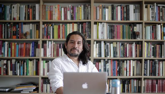 Jeremías Gamboa, autor de 'Animales luminosos'. (FOTOS: RENZO SALAZAR).