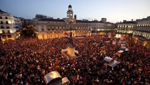 SE HICIERON ESCUCHAR. Cerca de 170 mil personas se reunieron en la plaza Puerta del Sol, en Madrid. (Reuters)