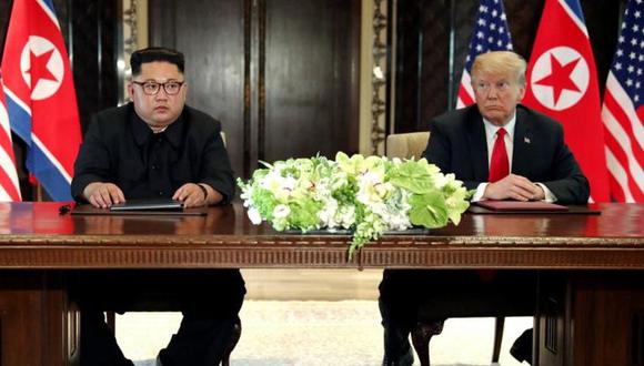 El mandatario de Corea del Norte, Kim Jong-un, y su homólogo estadounidense, Donald Trump, durante su reunión&nbsp;en Singapur. (Foto: Reuters)