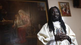 Félix Nyamadzi, sacerdote: “Me encanta el reggae; hay que escuchar a Laguna Pai”
