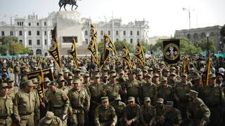 Reservistas del Ejército marchan por beneficios para excombatientes del terrorismo | FOTOS