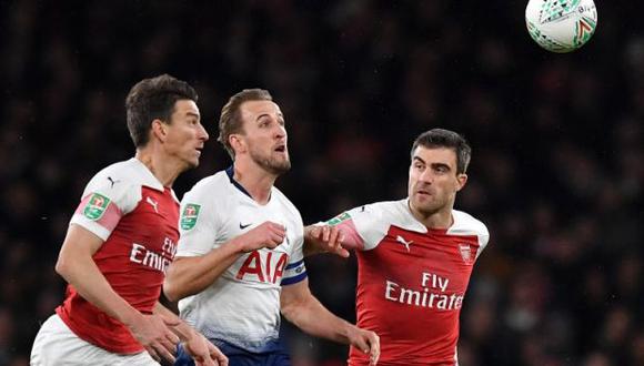Tottenham marcha tercero en la Premier League con 60 unidades, mientras que Arsenal ocupa el cuarto lugar de la clasificación con cuatro puntos menos. (Foto: AFP)