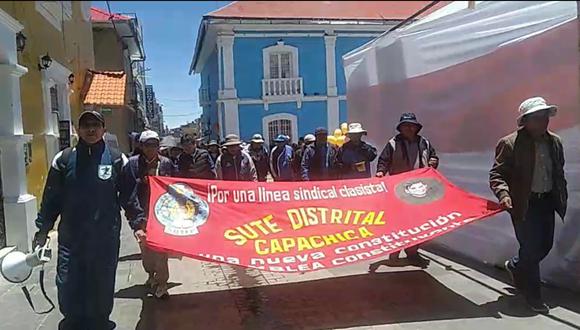 Un momento de la protesta de hoy de la Fenatep, en Puno, organismo que en esa ciudad lleva el nombre de Sutep Regional. (Foto: Captura de pantalla/Radio Pachamama)
