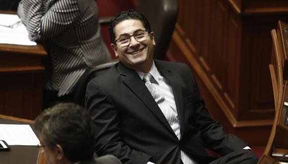 Salvador Heresi lanza duras críticas al papel que cumple el Parlamento (Geraldo Caso).