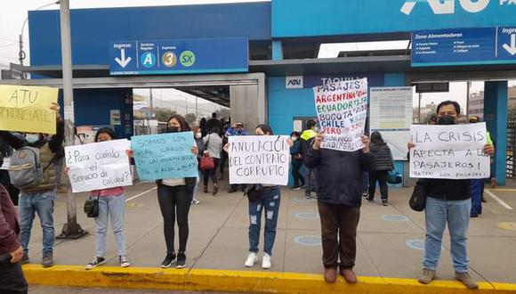 Continúan las protestas que rechazan la nueva tarifa del Metropolitana que rigen desde julio pasado y que sigue generando críticas de los usuarios. (Foto: Referencial)