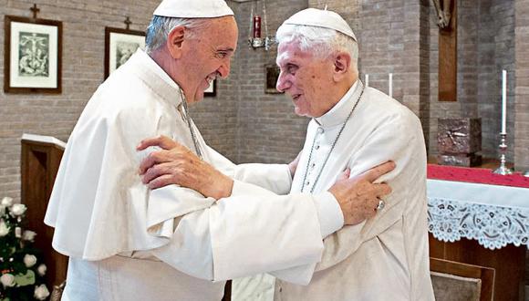 COINCIDENCIA. Expertos aseguran que Francisco y Benedicto se oponen al celibato. (Reuters)